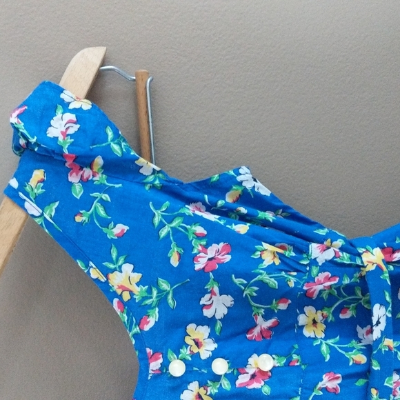 American Living Size 7 tie back floral dress with buttons and ruffles - Picture 3 of 7